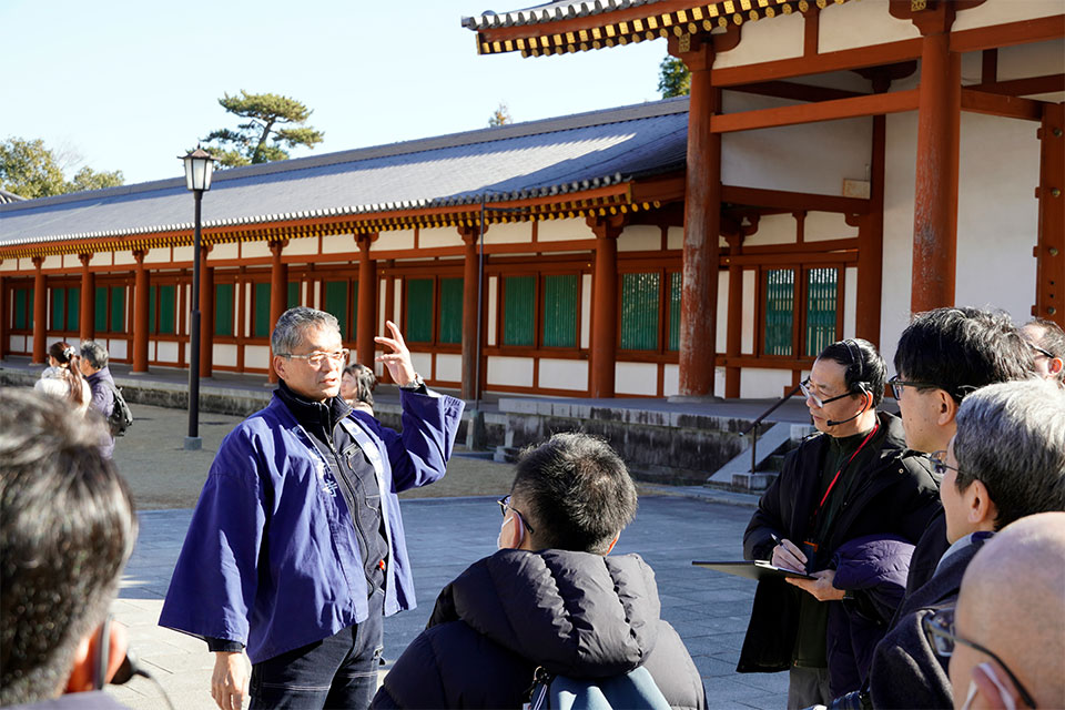 宮大工の棟梁が薬師寺をご案内